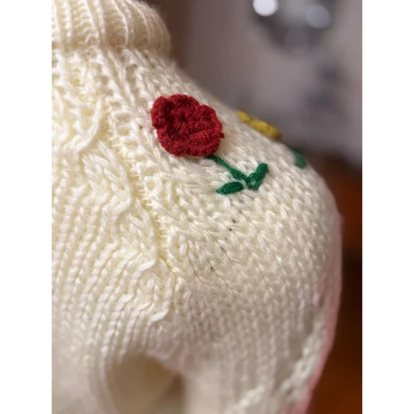 Vintage Carreau Cream Cable Knit Crew Neck Sweater with Floral Accents M - Picture 9 of 12